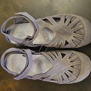 NWOT Jambu Ladies' Poppy Sandal Size 9